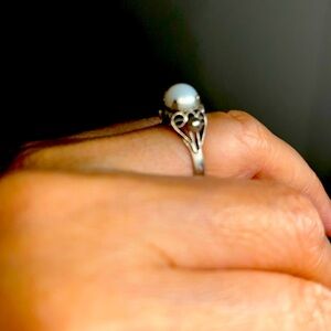 Elegant Sterling Silver Ring with Pearl